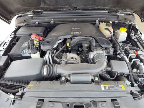 Used 2021 Jeep Gladiator Rubicon w/ Uconnect 4C Nav & Sound Group image 3