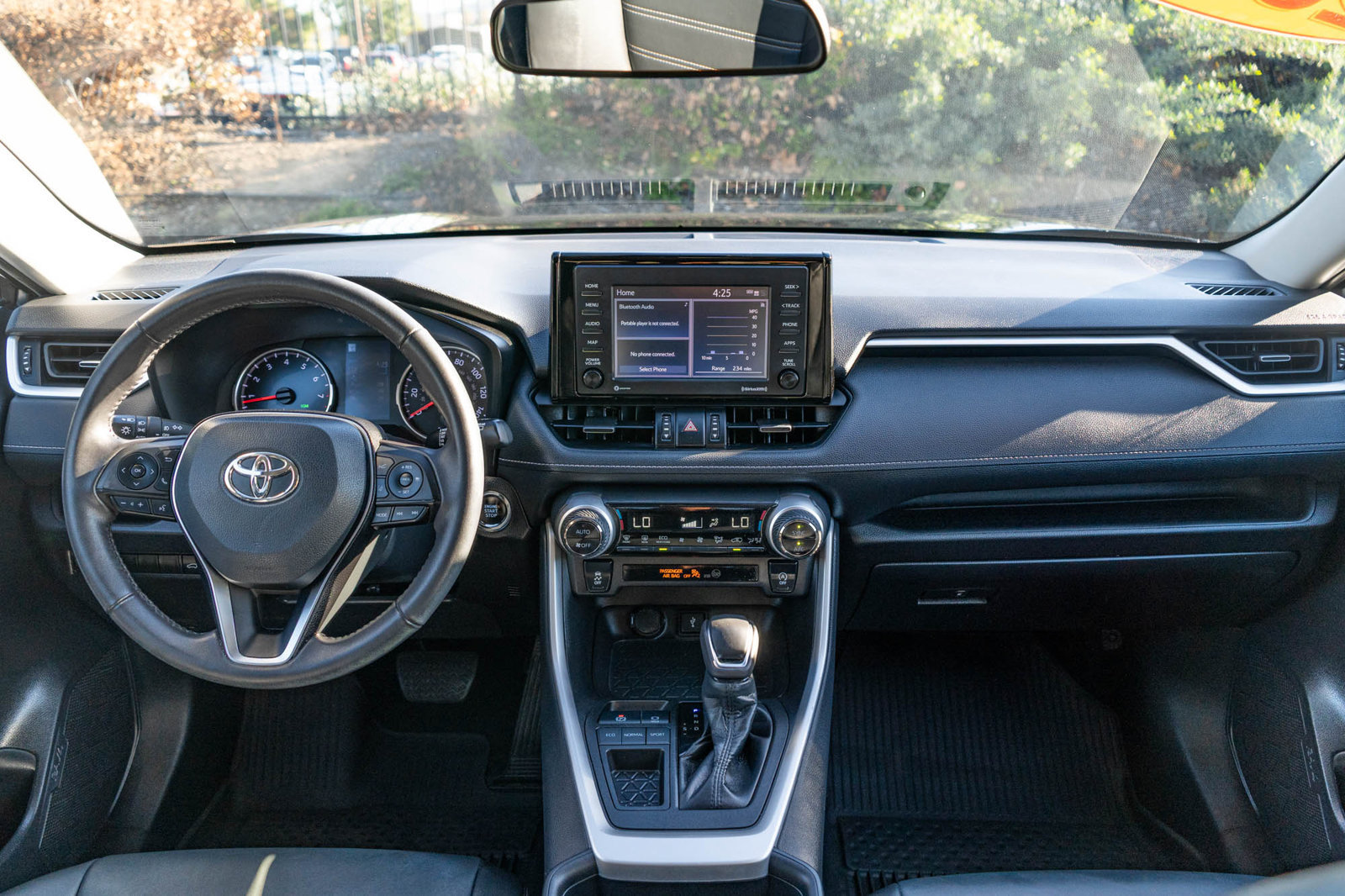 Certified 2022 Toyota RAV4 XLE Premium FWD image 17