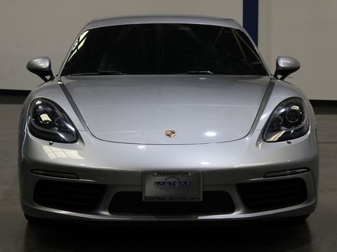Used 2018 Porsche 718 Cayman RWD image 7