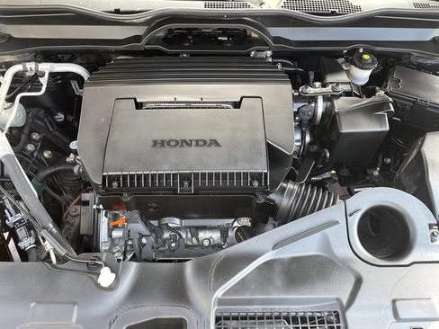 Certified 2025 Honda Pilot Black Edition image 8