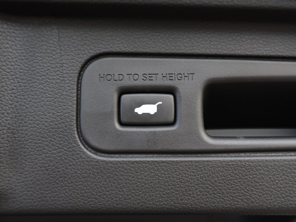 Used 2025 Honda Pilot Black Edition image 12
