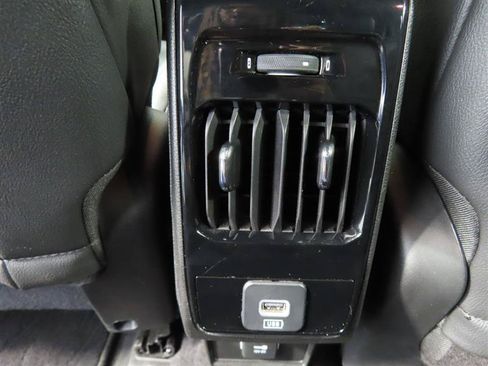Used 2025 Jeep Compass Limited AWD/4WD image 32