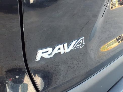 Used 2023 Toyota RAV4 XLE FWD image 9