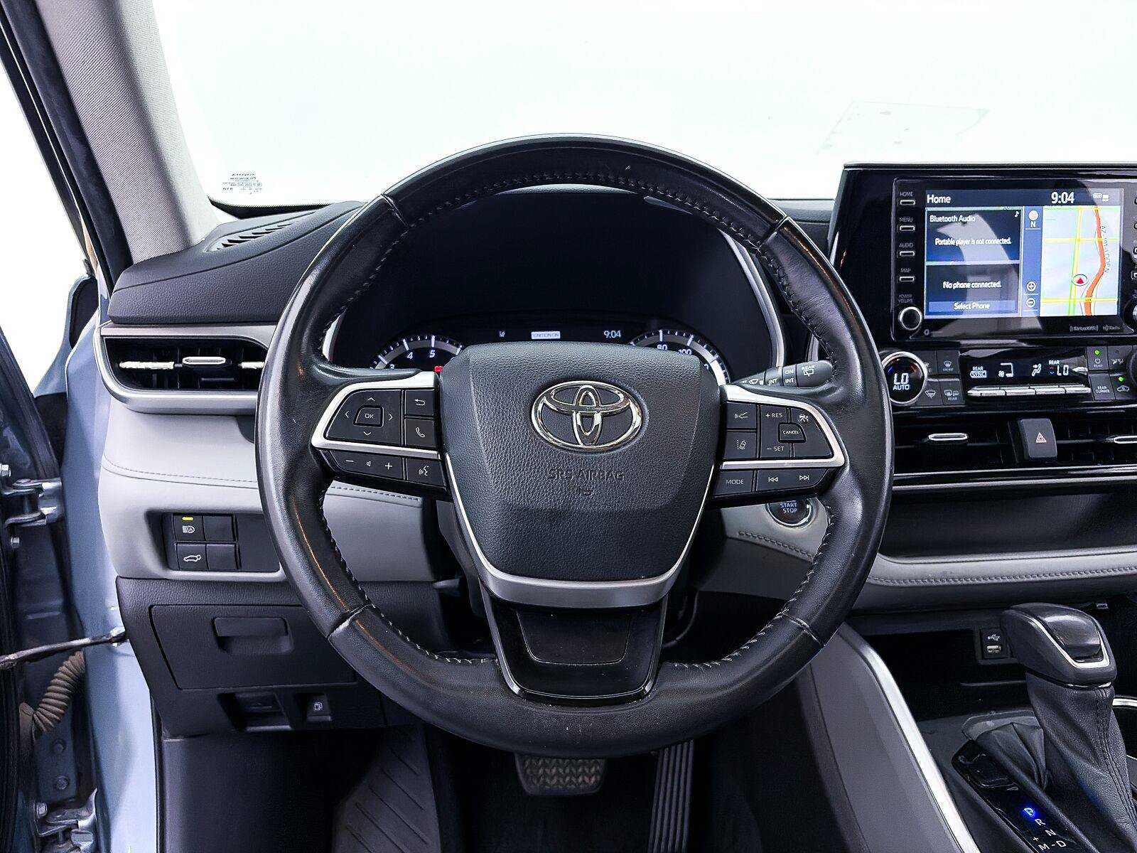 Used 2022 Toyota Highlander XLE FWD image 31