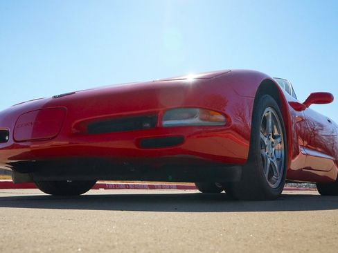 Used 2003 Chevrolet Corvette Convertible w/ Preferred Equipment Group1 image 4