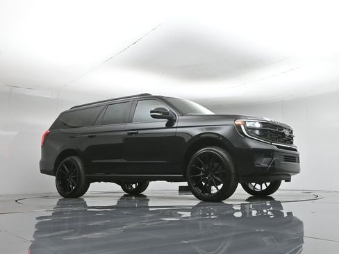 New 2026 Ford Expedition Max Platinum AWD/4WD image 3