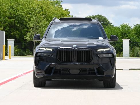 Used 2026 BMW X7 xDrive40i w/ M Sport Package AWD/4WD image 3