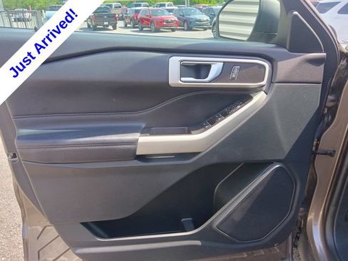 Used 2021 Ford Explorer XLT AWD/4WD image 11