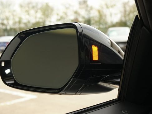 Used 2019 Lamborghini Urus image 25