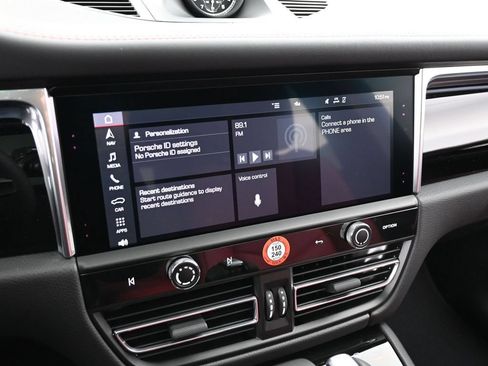 Certified 2026 Porsche Macan AWD/4WD image 21