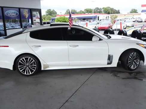 Used 2018 Kia Stinger Premium RWD image 4