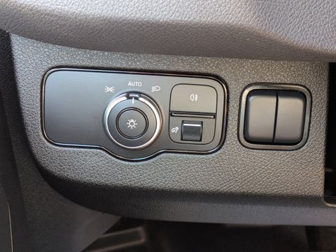 Used 2019 Mercedes-Benz Sprinter 1500 w/ Premium Plus Package image 23