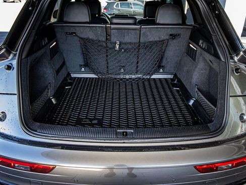 Used 2020 Audi Q5 2.0T Titanium Premium Plus w/ Premium Plus Package image 17