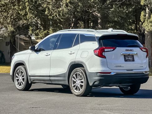 Used 2024 GMC Terrain SLT image 6