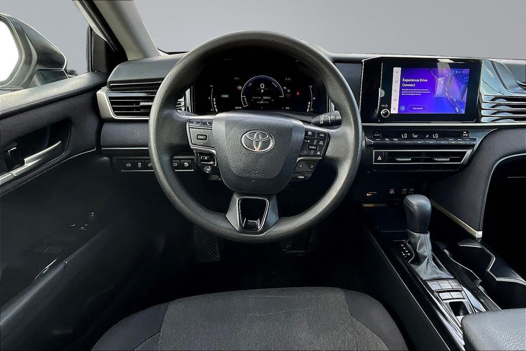 Used 2025 Toyota Camry LE FWD image 9