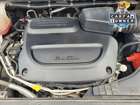 Used 2023 Chrysler Pacifica Limited FWD image 24