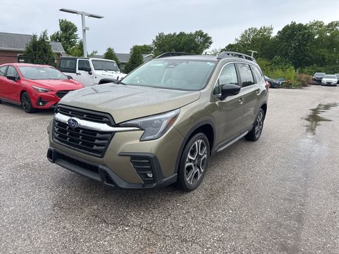 Certified 2025 Subaru Ascent Limited AWD/4WD image 3