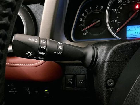 Used 2013 Toyota RAV4 Limited AWD/4WD image 31