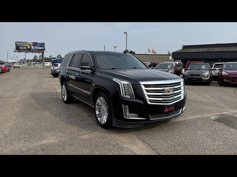 Used 2017 Cadillac Escalade Platinum AWD/4WD image 3