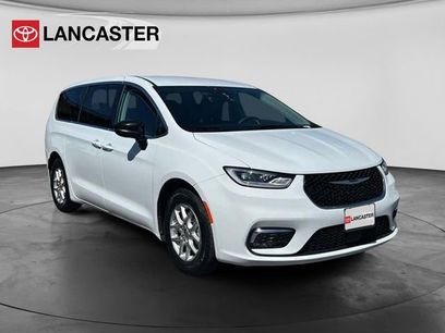 Used 2024 Chrysler Pacifica Touring-L