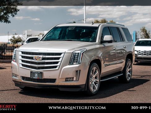 Used 2016 Cadillac Escalade Luxury AWD/4WD image 3
