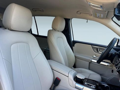 Used 2020 Mercedes-Benz GLB 250 image 30
