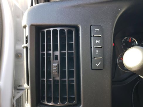 Used 2024 Chevrolet Express 2500 w/ Driver Convenience Package image 16