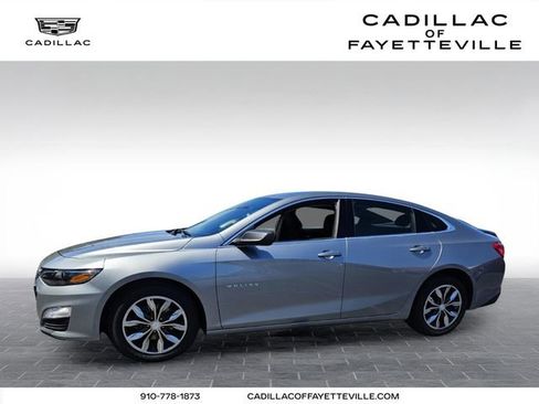 Used 2025 Chevrolet Malibu LT FWD image 1