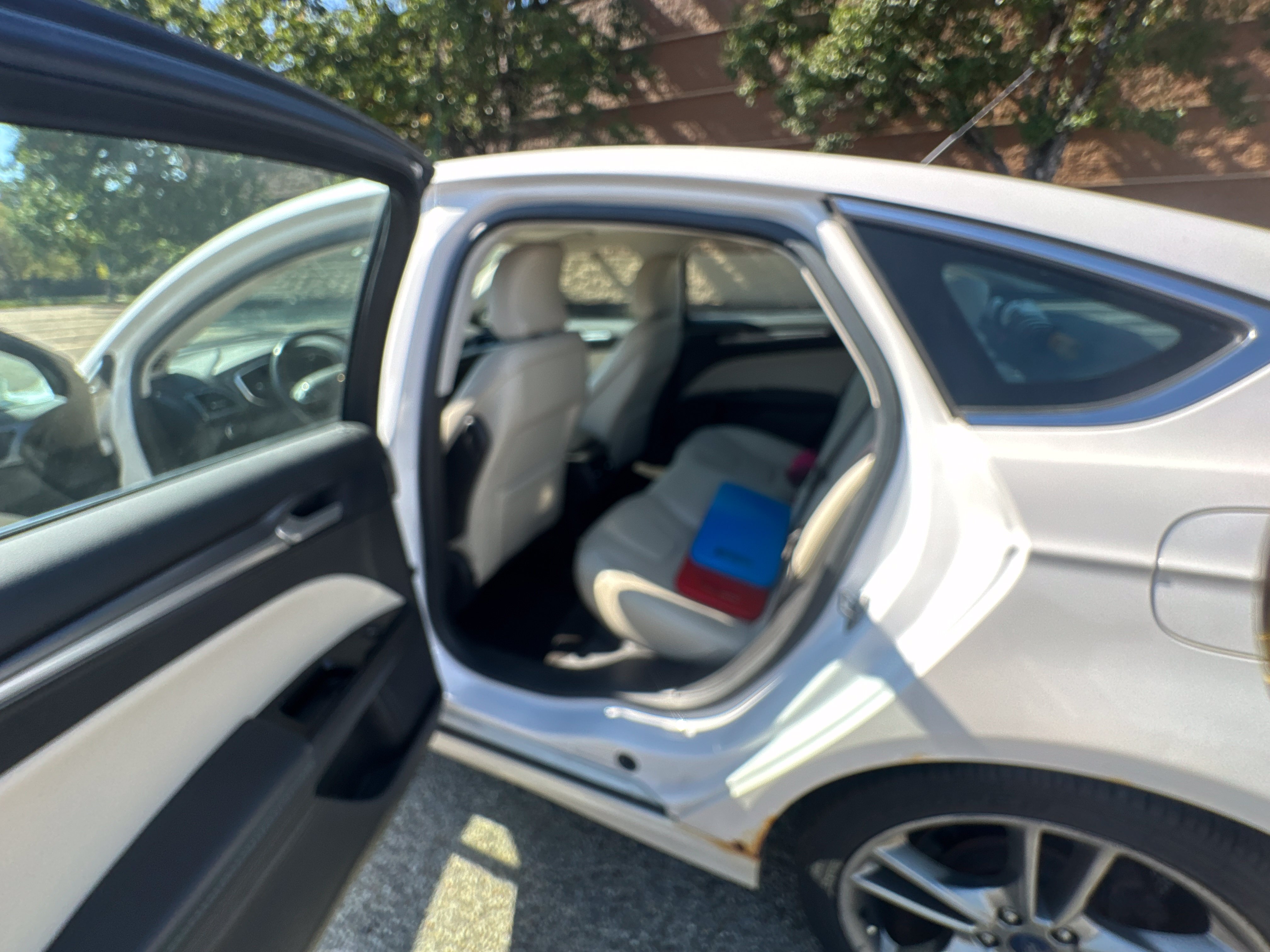 Used 2015 Ford Fusion Titanium FWD image 4