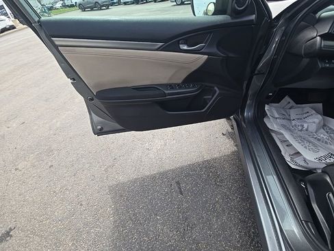 Used 2019 Honda Civic EX image 8