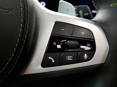 Used 2025 BMW X5 xDrive40i w/ M Sport Package AWD/4WD image 63