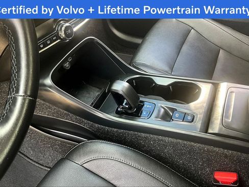 Certified 2025 Volvo XC40 B5 Core image 18