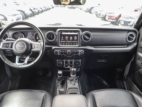 Used 2023 Jeep Wrangler Unlimited Sahara w/ Cold Weather Group AWD/4WD image 11
