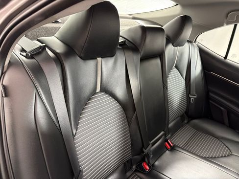 Used 2022 Toyota Camry SE FWD image 22