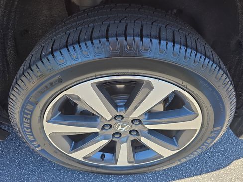 Used 2023 Honda Pilot Touring image 36