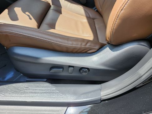 Used 2025 Subaru Outback Touring AWD/4WD image 28