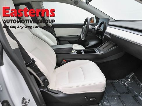 Used 2021 Tesla Model Y Long Range image 19