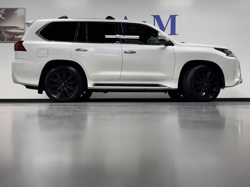 Used 2017 Lexus LX 570 4WD image 4