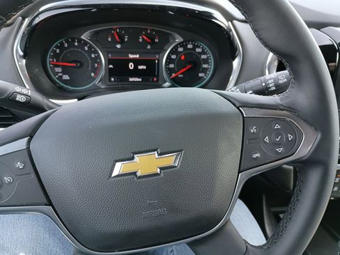 Used 2023 Chevrolet Traverse LT image 21