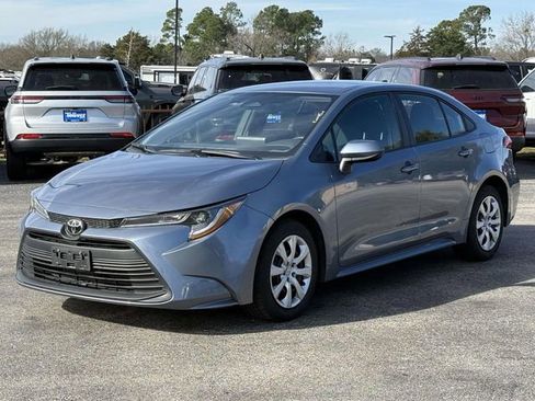 Used 2024 Toyota Corolla LE image 3