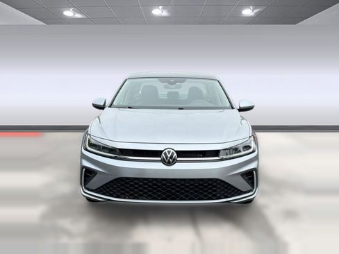 Used 2025 Volkswagen Jetta SE FWD image 6