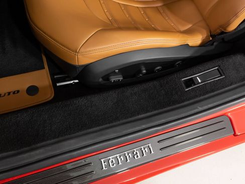 Certified 2022 Ferrari F8 Tributo RWD image 29