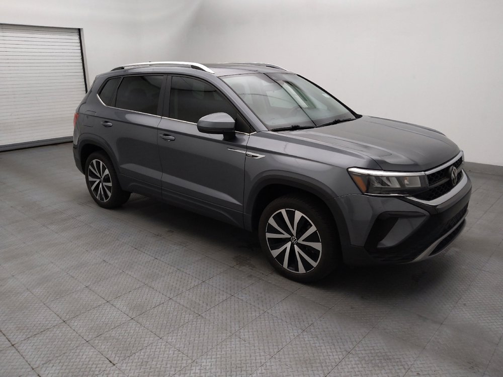 Used 2023 Volkswagen Taos SE w/ Panoramic Sunroof Package FWD image 11