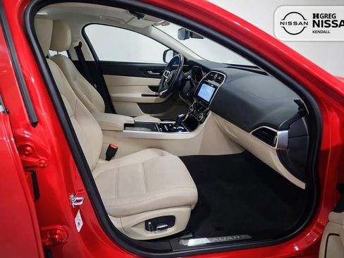 Used 2020 Jaguar XE S RWD image 11