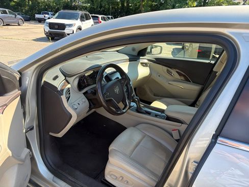 Used 2014 Buick LaCrosse Premium w/ Driver Confidence Package FWD image 4