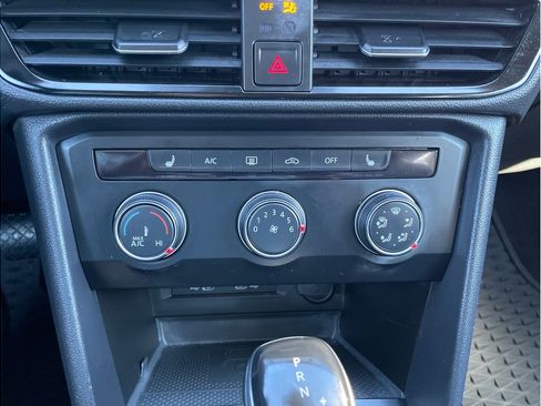 Used 2022 Volkswagen Taos SE AWD/4WD image 19