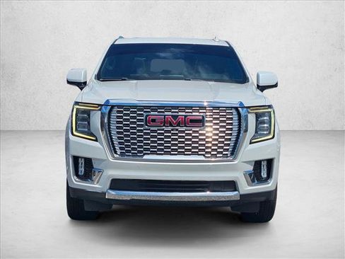 Used 2021 GMC Yukon XL SLT w/ SLT Luxury Plus Package RWD image 2