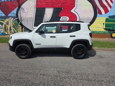 Used 2018 Jeep Renegade Sport w/ Power & Air Group image 3