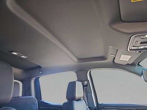 Used 2024 GMC Sierra 1500 SLT w/ SLT Premium Plus Package image 30