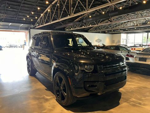 Used 2023 Land Rover Defender 110 V8 AWD/4WD image 8